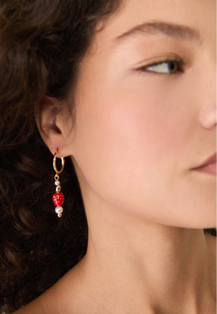 set 2 pendientes fresa y flor