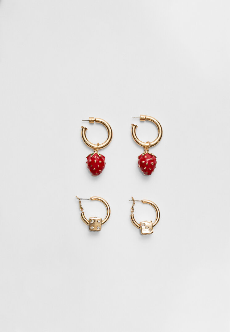 set 2 pendientes fresas y dados