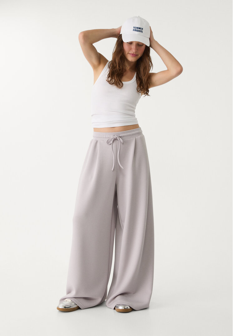 pantalon jogger pliegues tacto suave