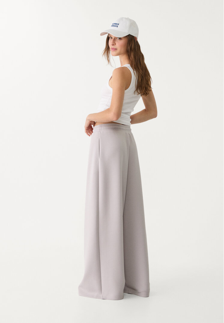 pantalon jogger pliegues tacto suave