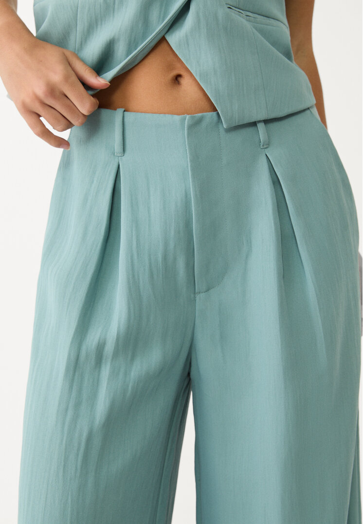 pantalon fluido pinzas textura