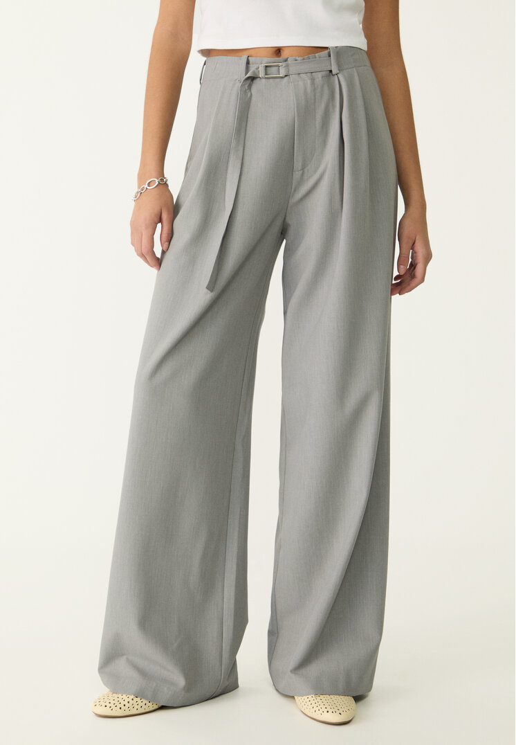 pantalon vestir ancho detalle hebilla