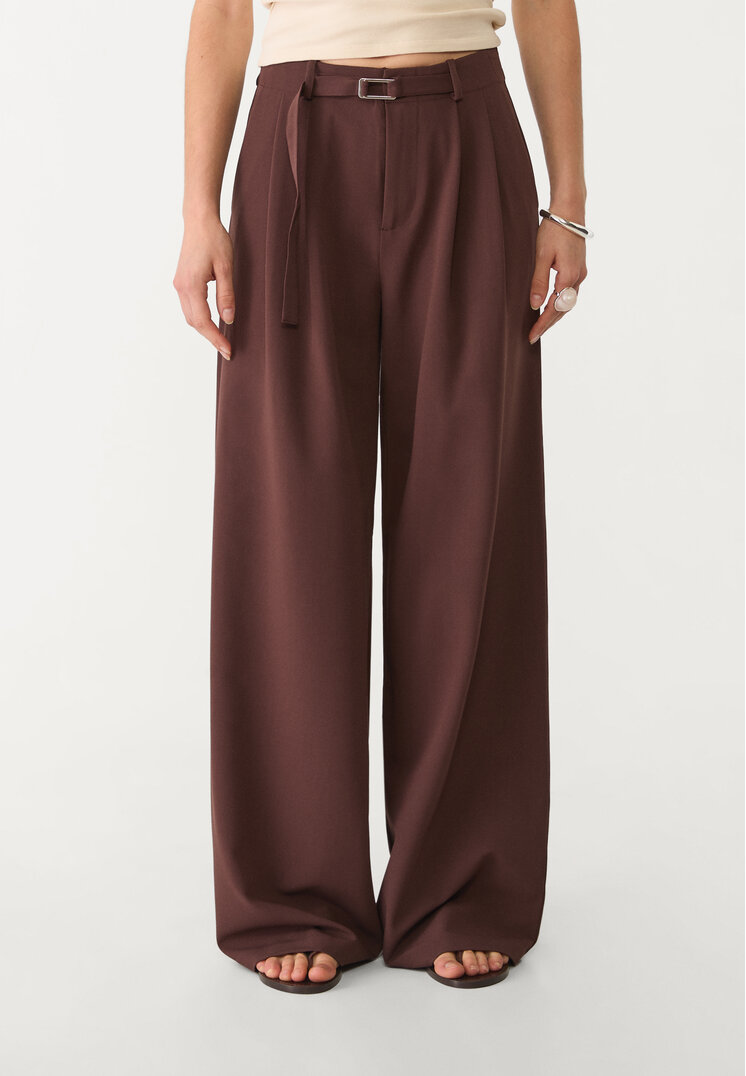 pantalon vestir ancho detalle hebilla