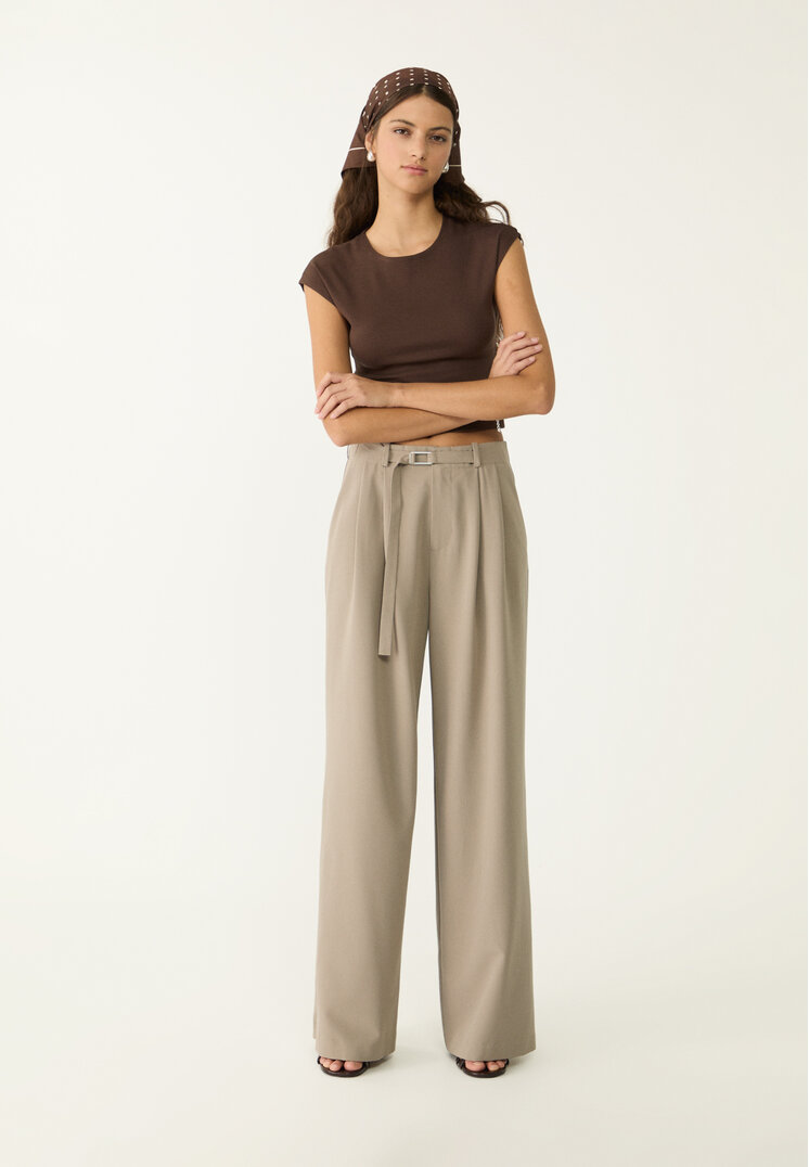 pantalon vestir ancho detalle hebilla