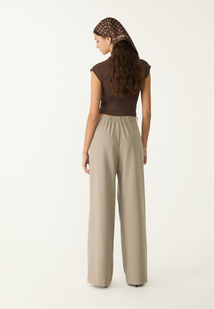 pantalon vestir ancho detalle hebilla