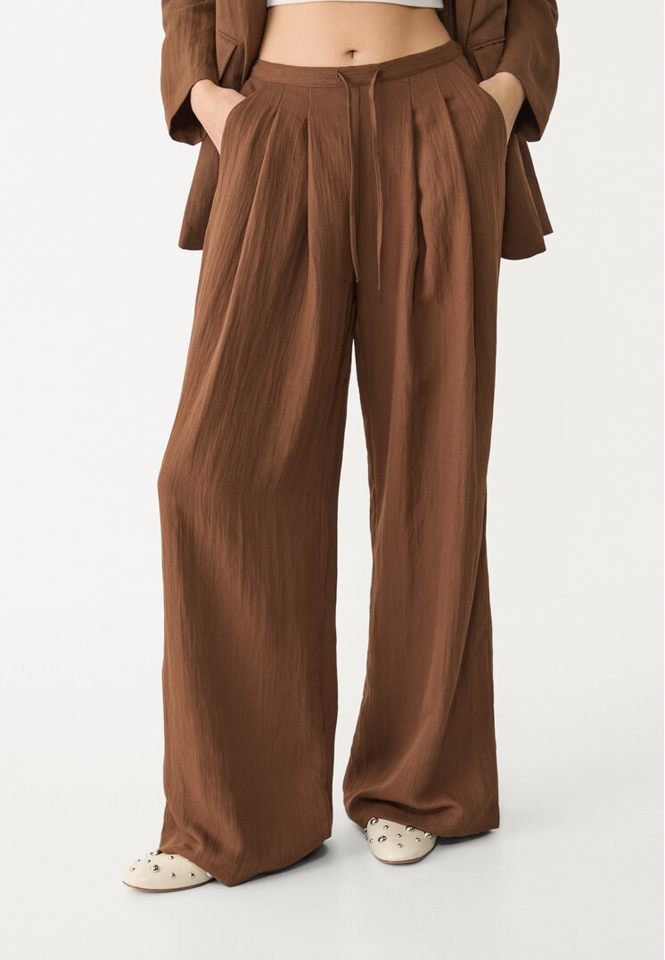 pantalon fluido pinzas textura