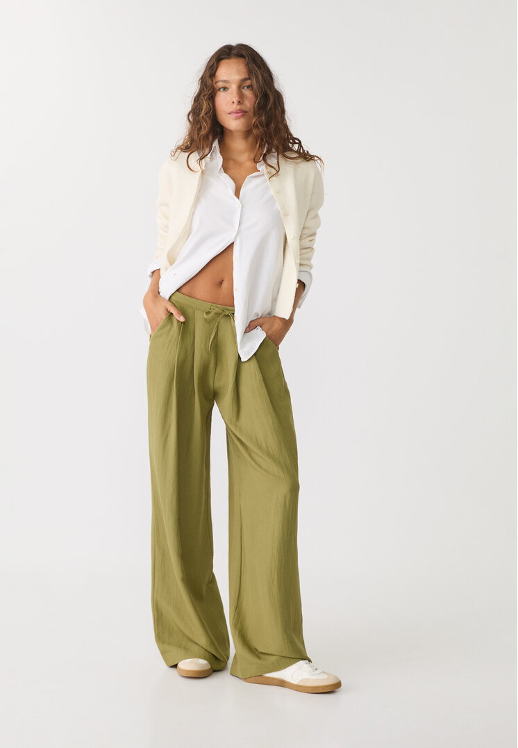 pantalon fluido pinzas textura