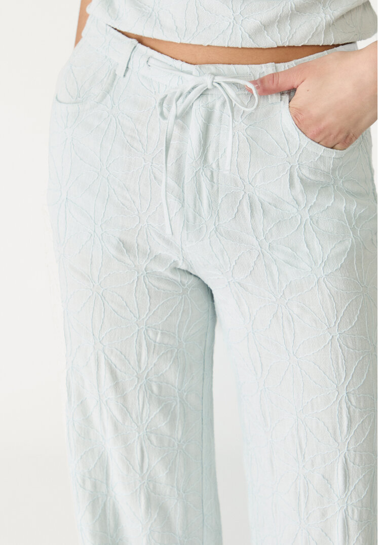 pantalon straight bordados con lino