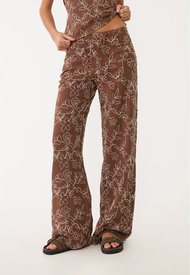 pantalon straight bordados con lino