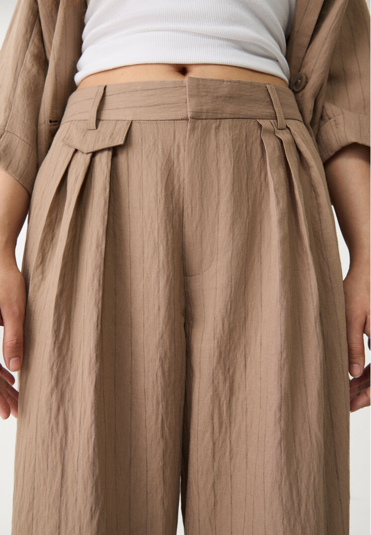 pantalon fluido arrugado rayas con lino