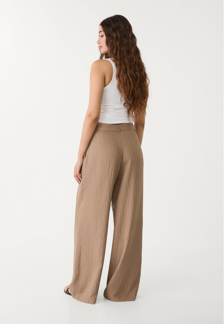 pantalon fluido arrugado rayas con lino