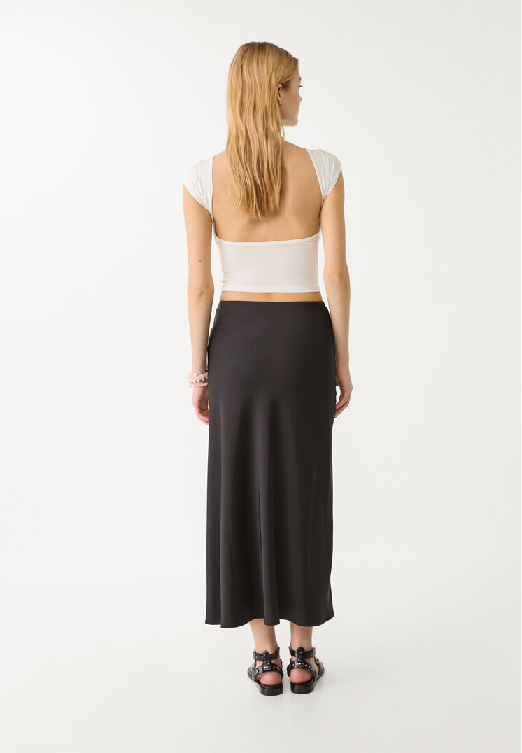 falda midi satinada