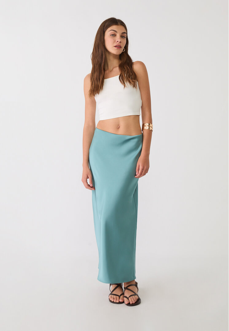 falda midi satinada