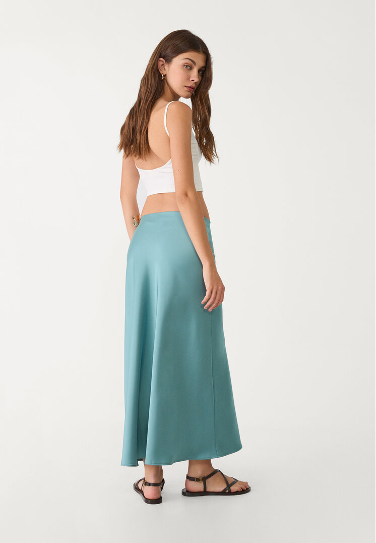 falda midi satinada