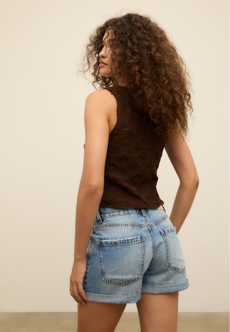 d83 short mom fit