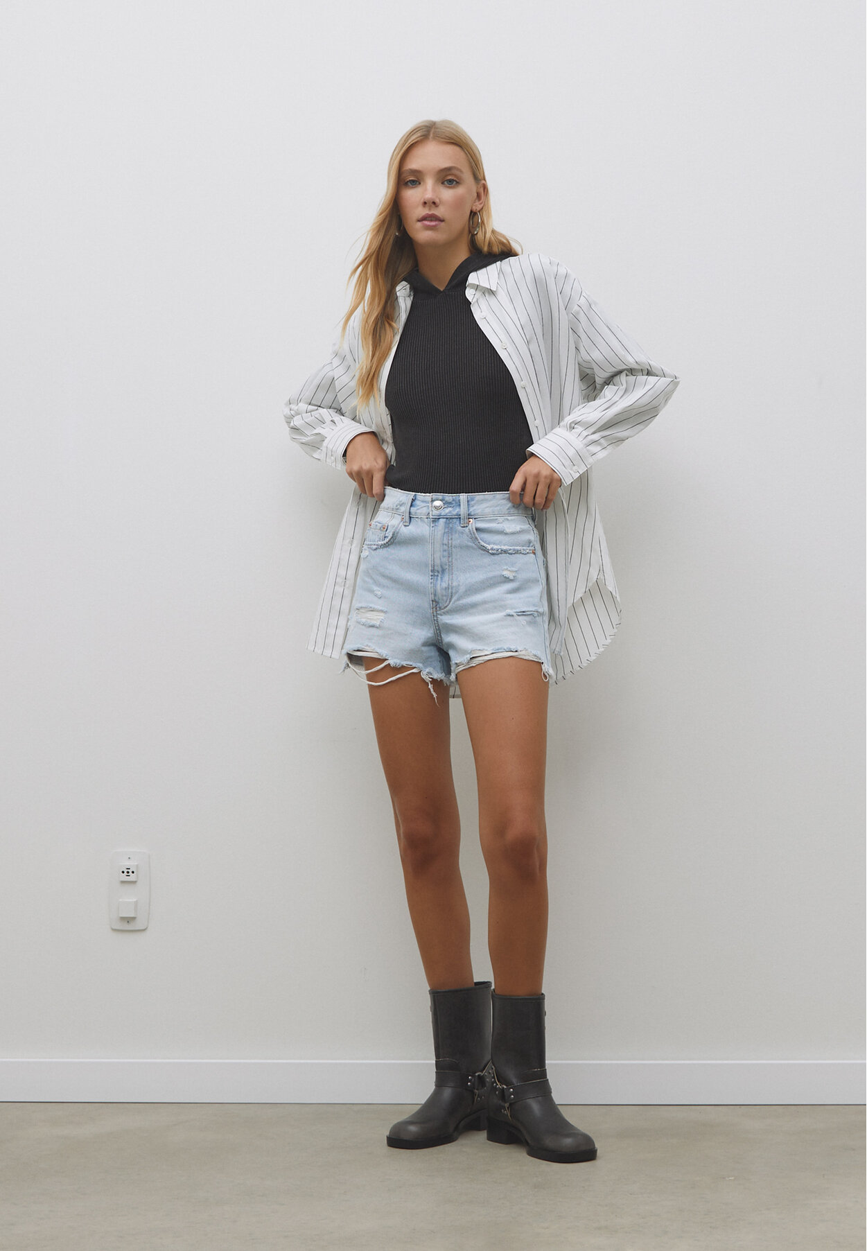 D75 Shorts aus Denim mit Rissen