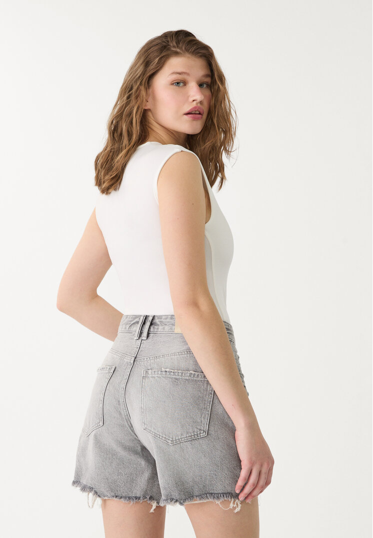 d93 short denim longline
