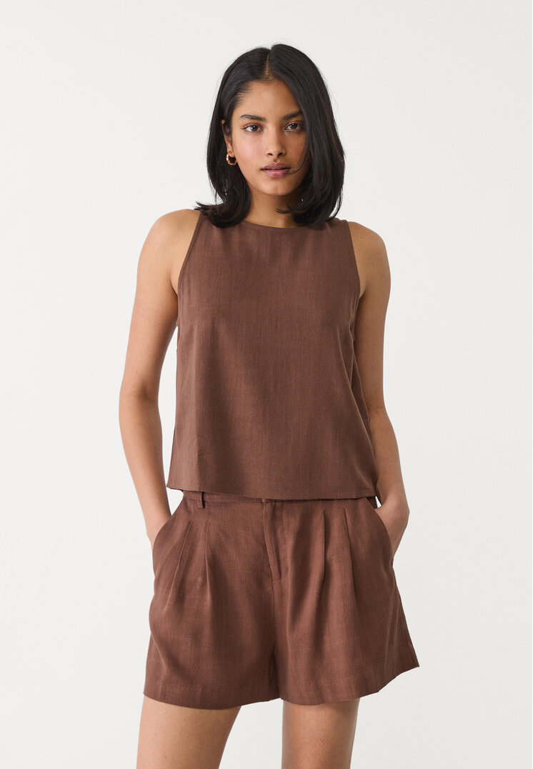 shorts fluido con lino