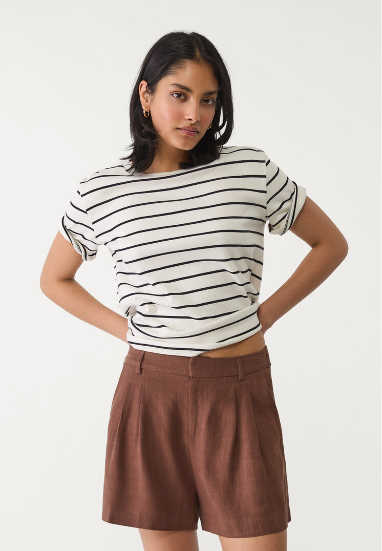 shorts fluido con lino