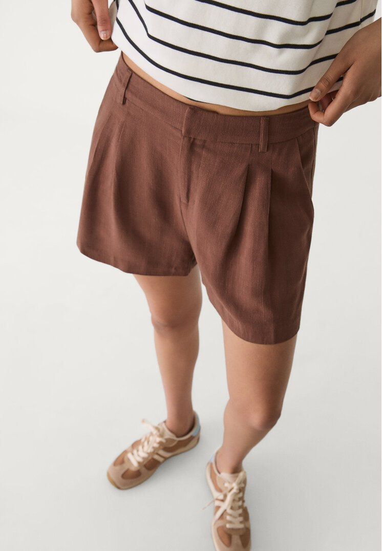 shorts fluido con lino