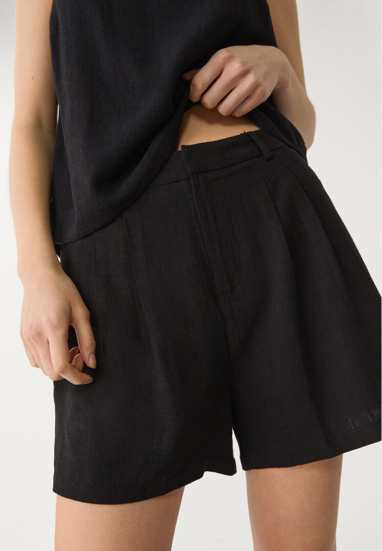 shorts fluido con lino