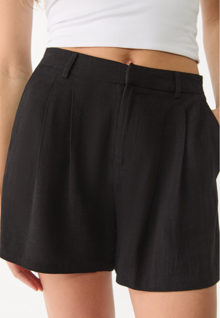 shorts fluido con lino