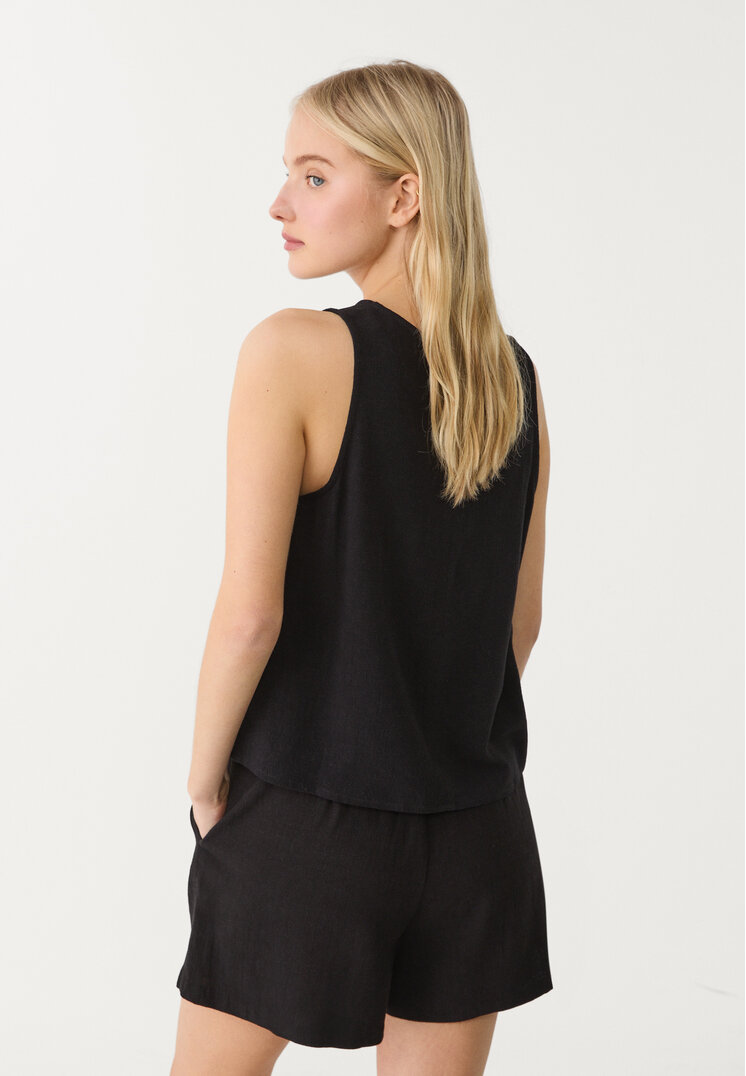 shorts fluido con lino