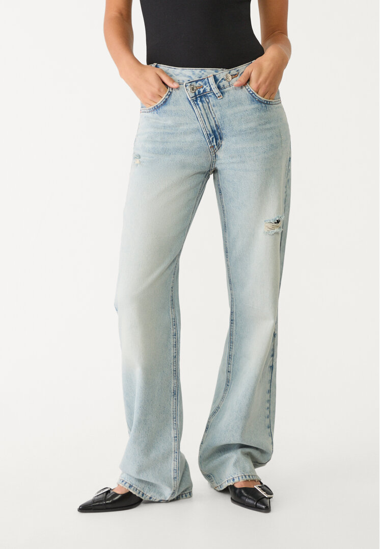 jeans straight fit cintura cruzada