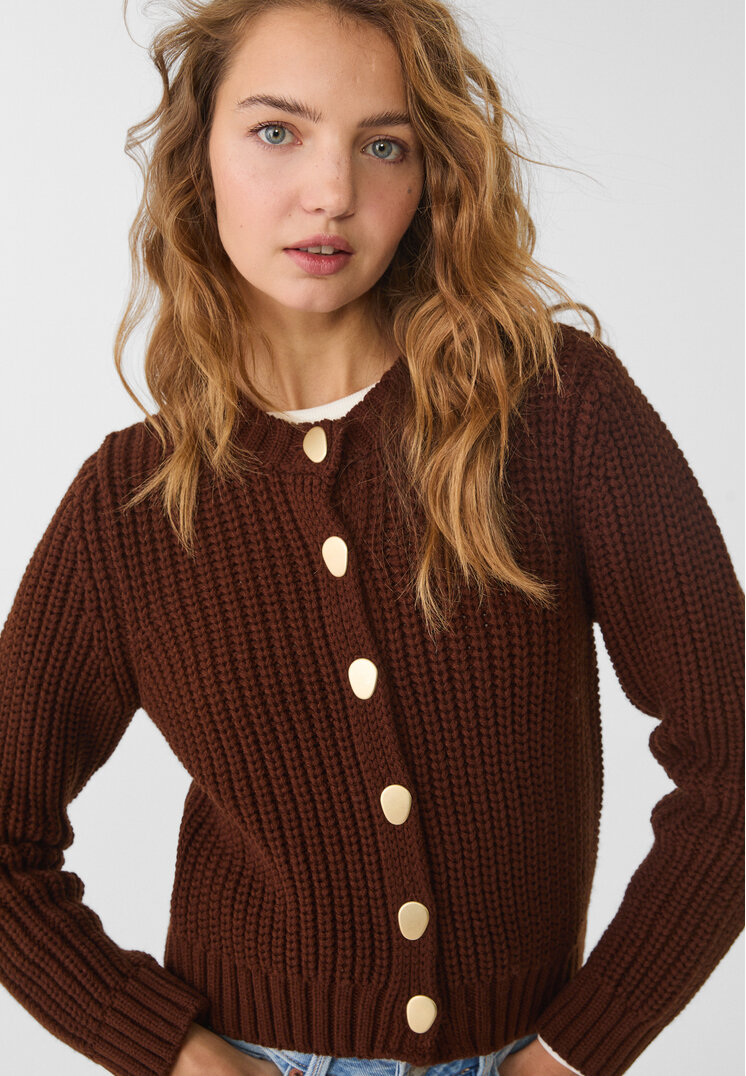 chaqueta de punto botones dorados