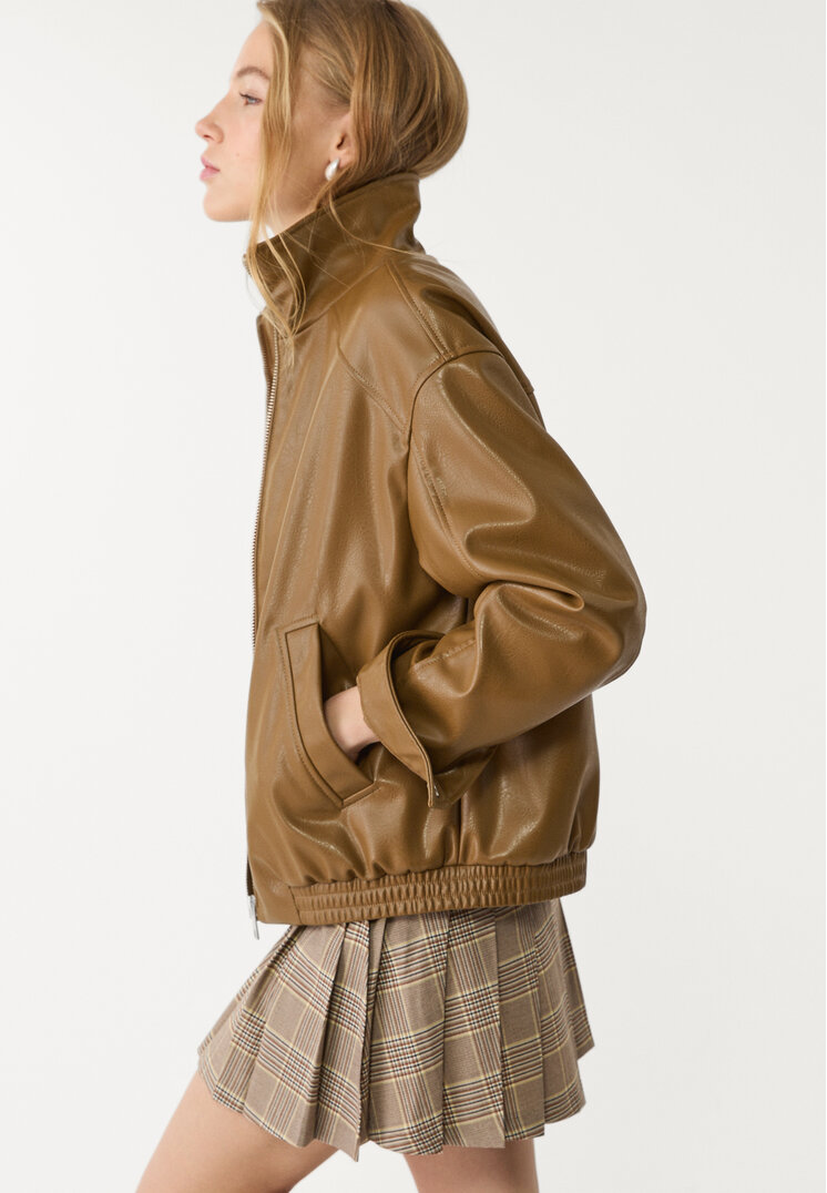 cazadora oversize efecto piel