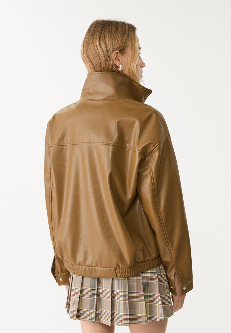 cazadora oversize efecto piel