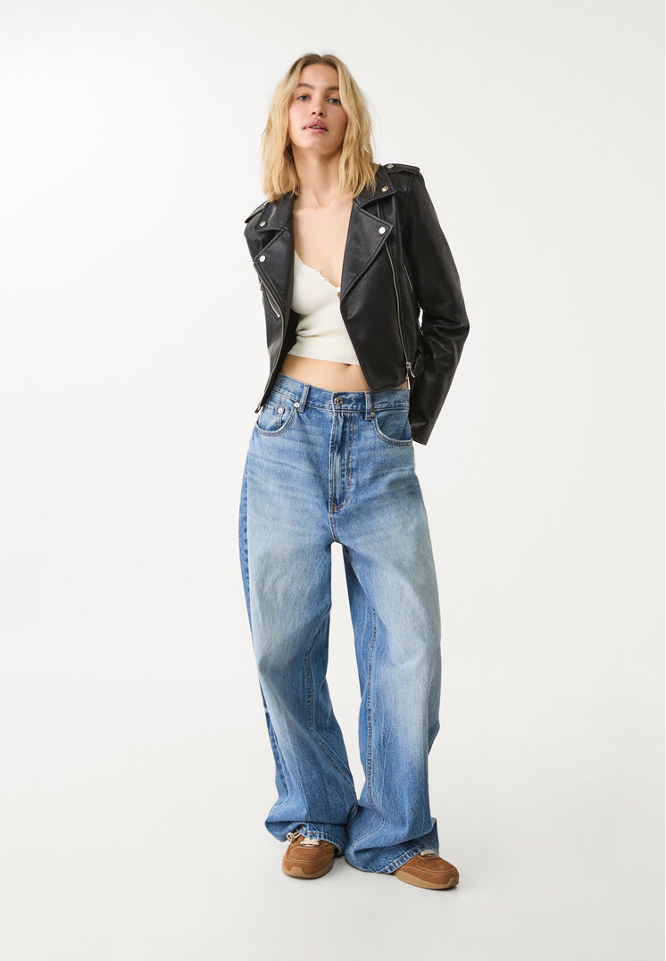 cazadora biker con cinturon efecto piel