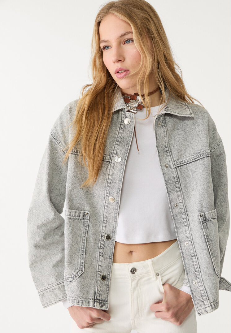 cazadora denim bolsillos