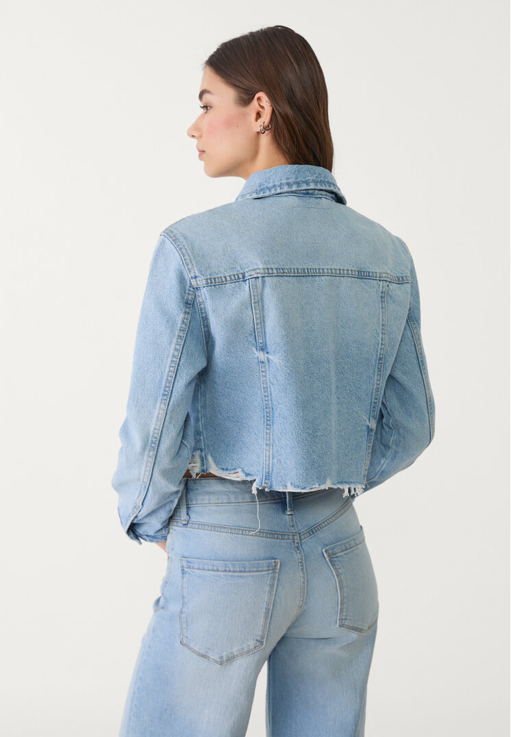 cazadora denim bolsillos