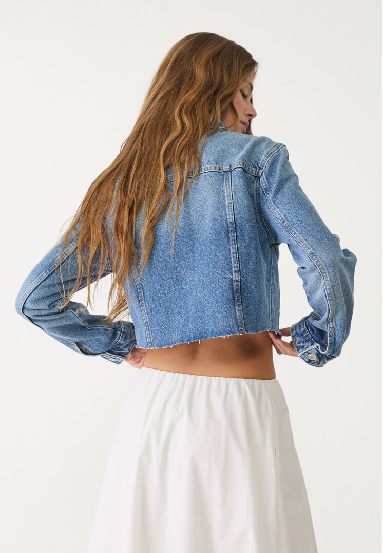 cazadora denim bolsillos