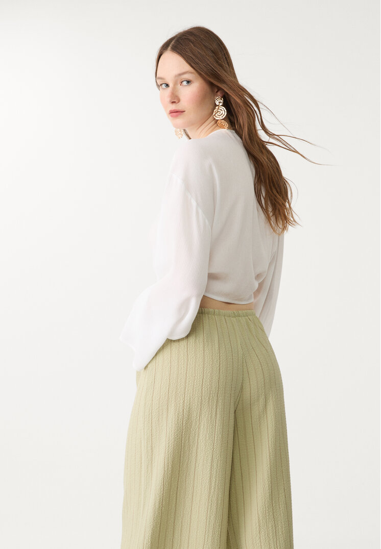 blusa fluida nudo