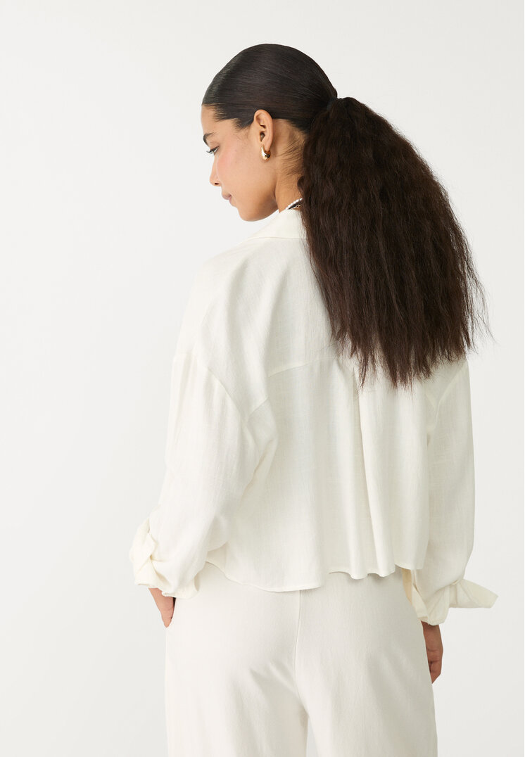 camisa corta con lino