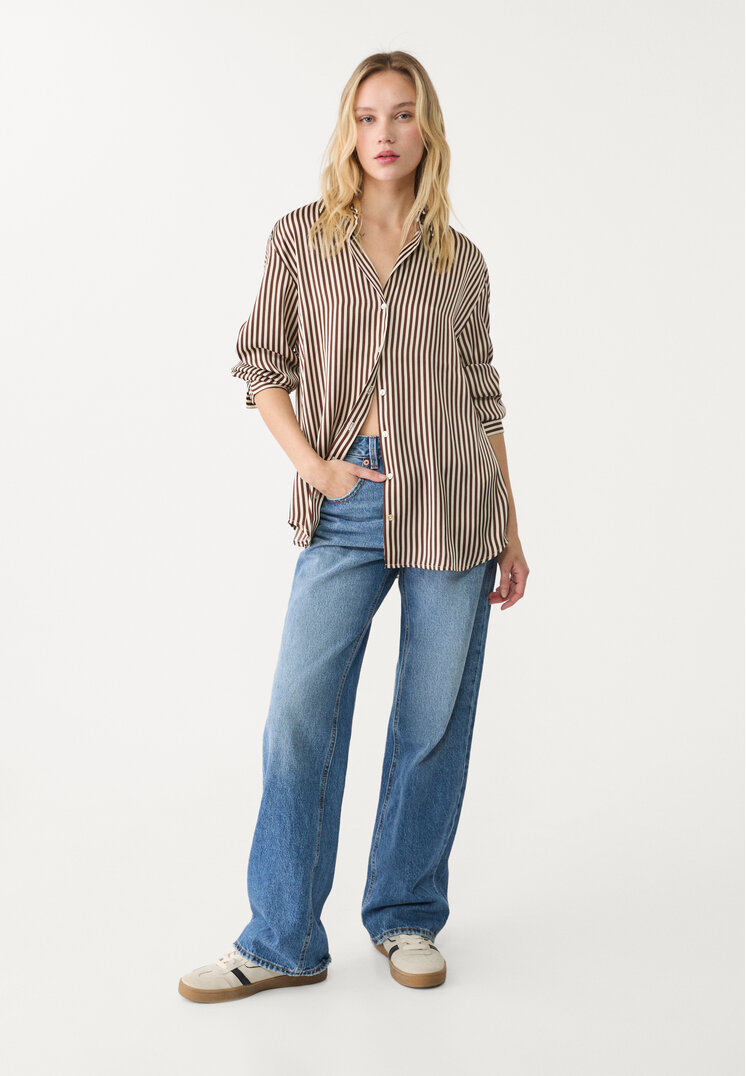 camisa satinada cuello solapa