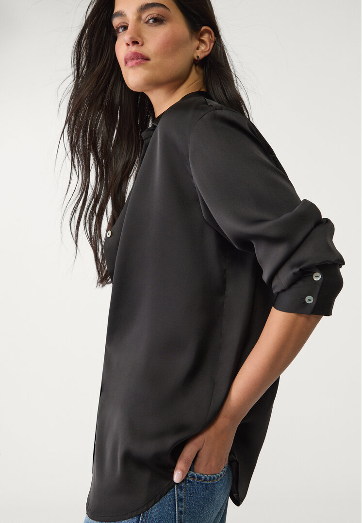 camisa saten cuello solapa
