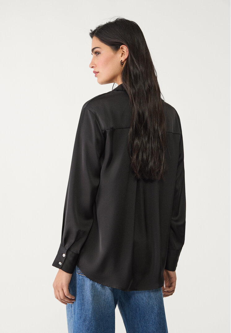 camisa saten cuello solapa