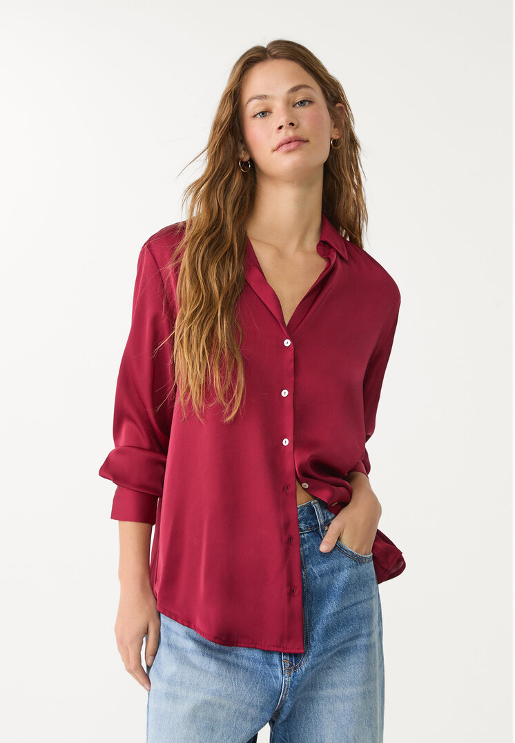 camisa saten cuello solapa