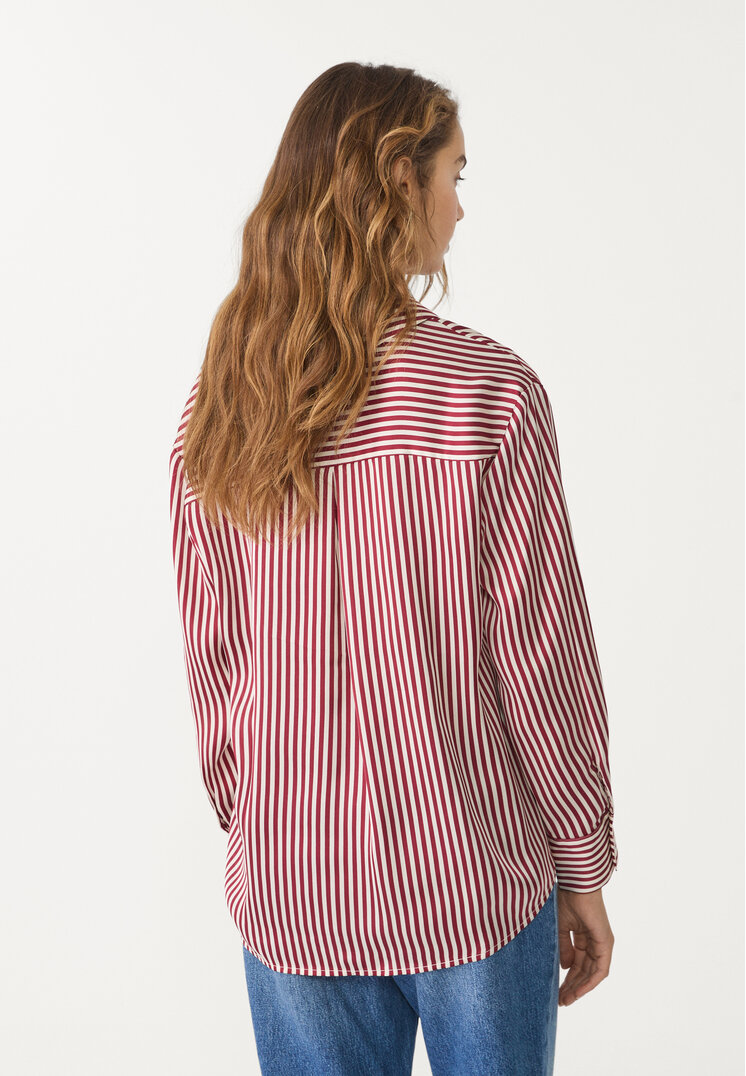camisa saten cuello solapa