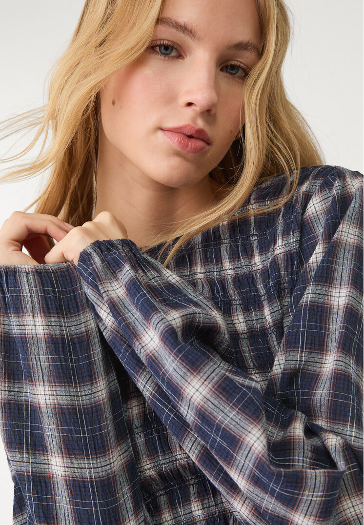 blusa volantes cuadros