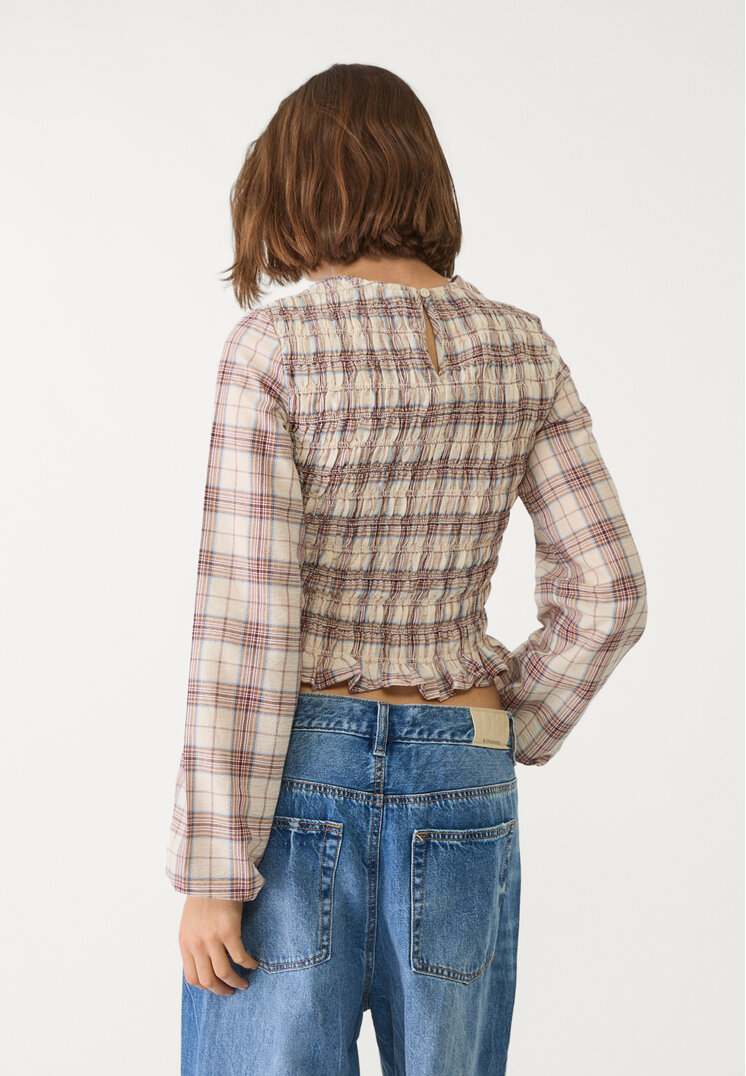 blusa cuadros volantes