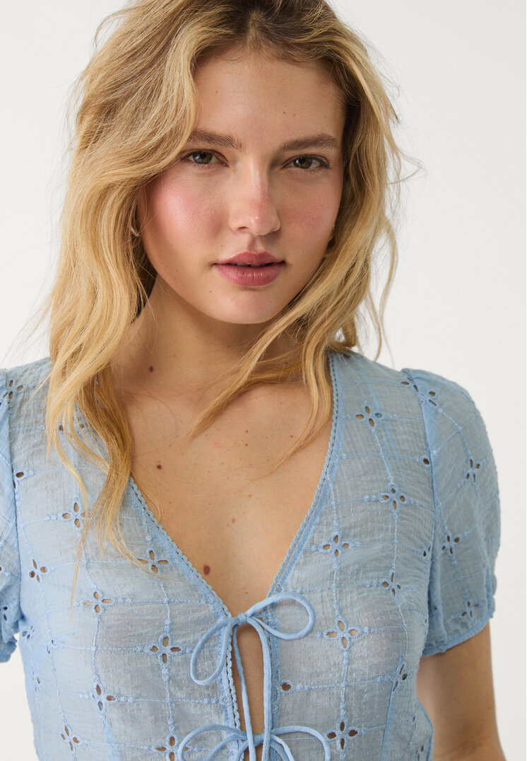 blusa fluida nudos bordada