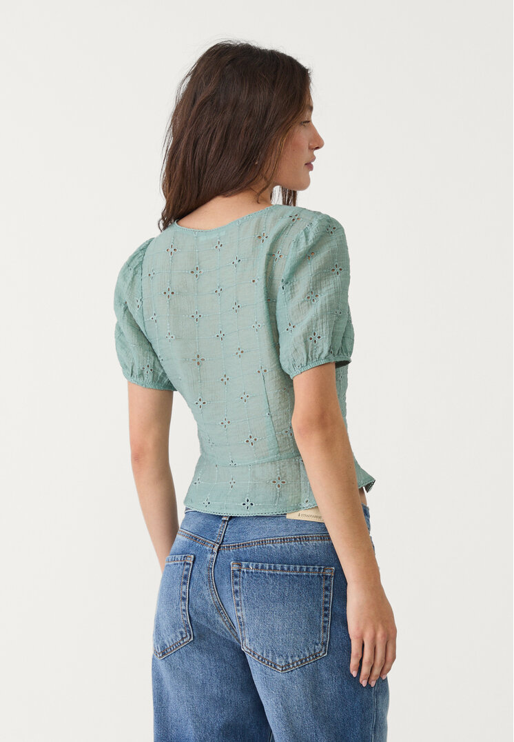 blusa fluida nudos bordada