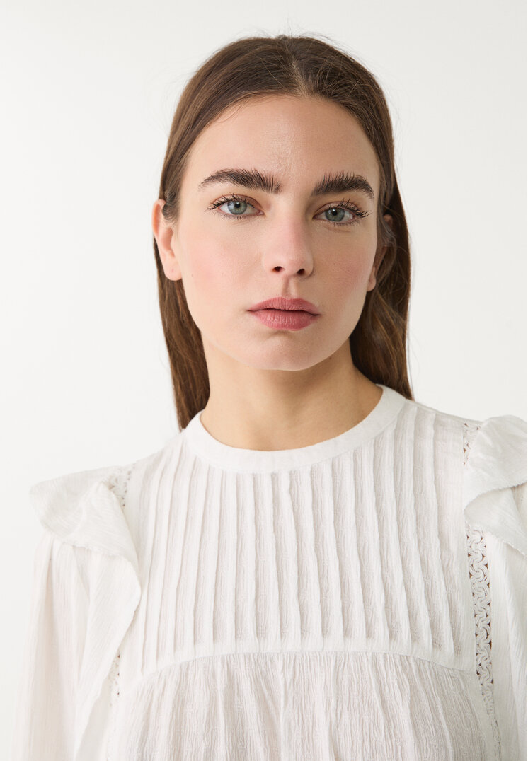 blusa fluida volantes