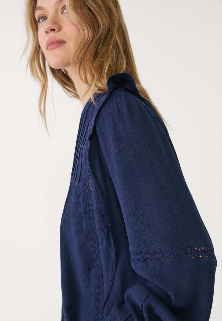 blusa fluida volantes