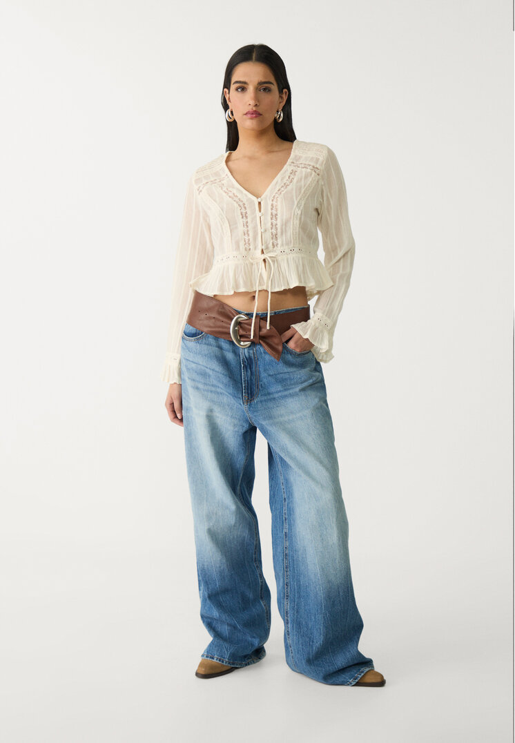 blusa fluida encaje