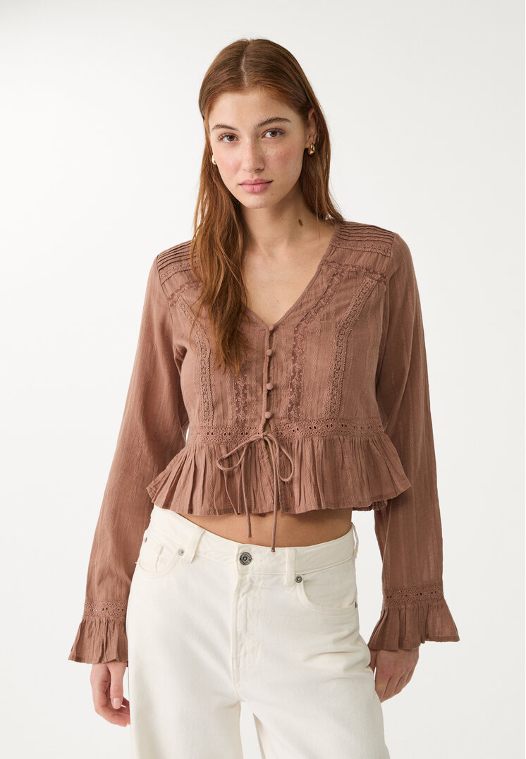 blusa fluida encaje